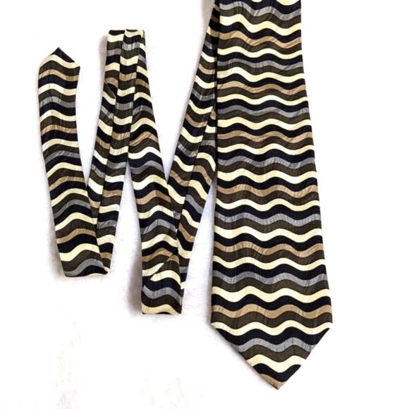 Men's Vintage Urban Canvas 100% Silk Tie Wavy Horizontal Motif - Picture 3 of 12